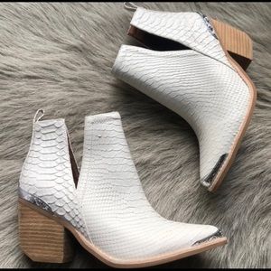 Jeffrey Campbell Cromwells